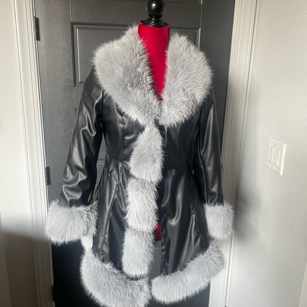 Women’s fashion jacket size M NEW